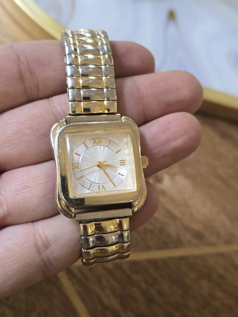 Classic Gold-Tone Women's Square Bracelet Watch Working